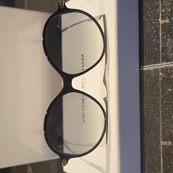Victoria Beckham Sunglasses Black Round Designer Eyewear - Picture 8 of 8